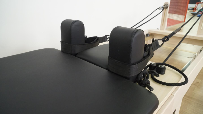 MJD-W38A Máquina de treino de corpo inteiro dobrável para pés de aço resistente e reformador de Pilates